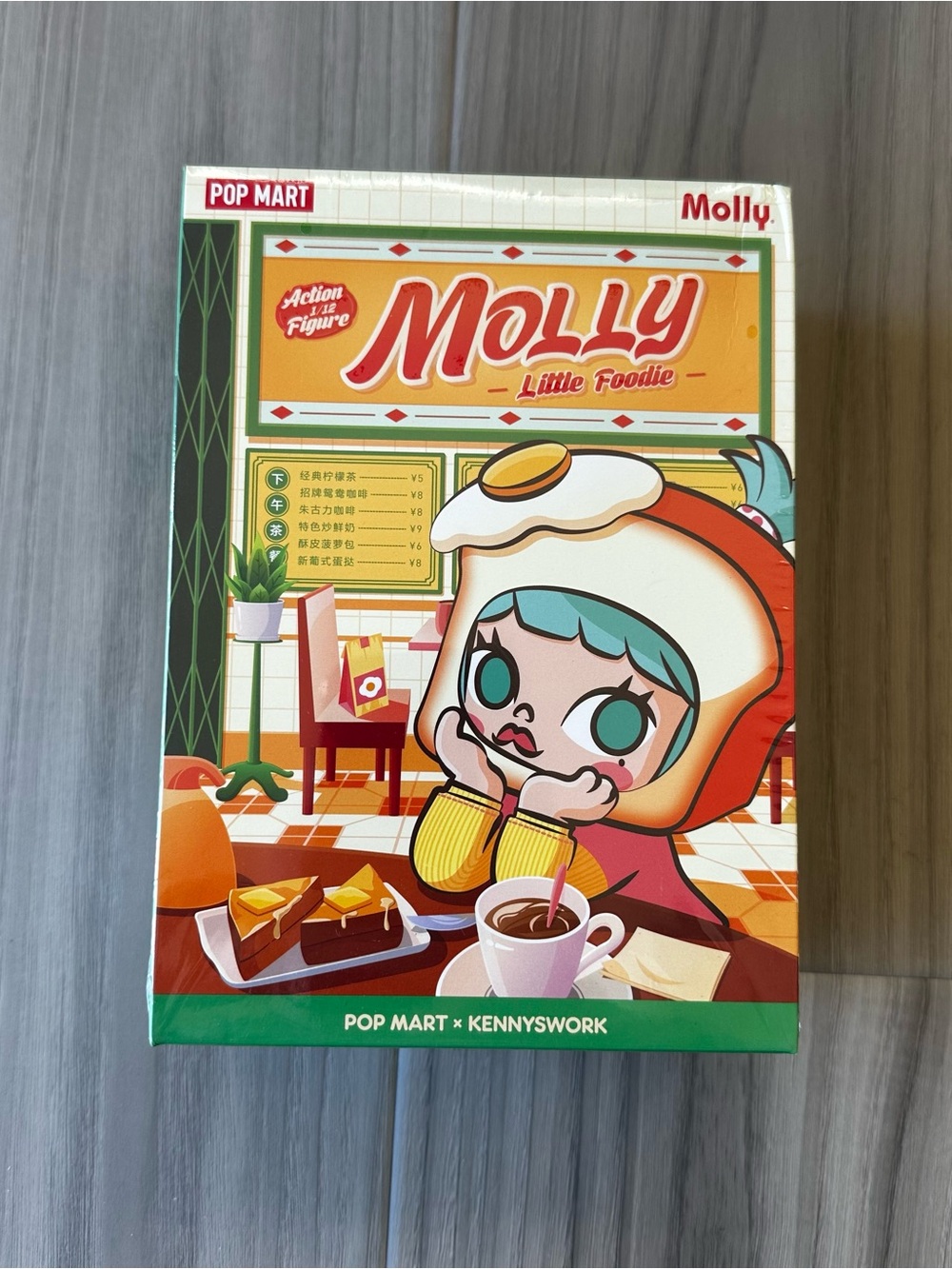 Pop Mart Molly Little Foodie 1/12 Action Figure